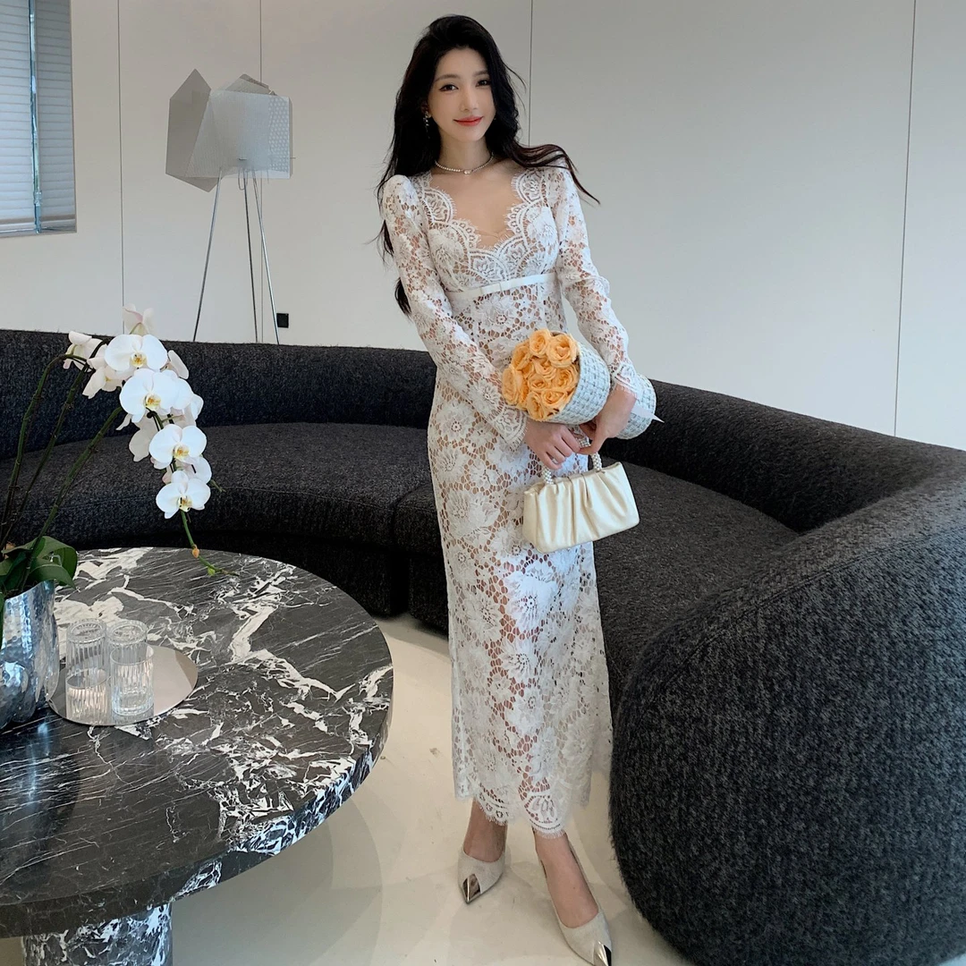 早秋流行穿搭风格气质收腰镂空蕾丝长款连衣裙法式优雅女人味礼服
