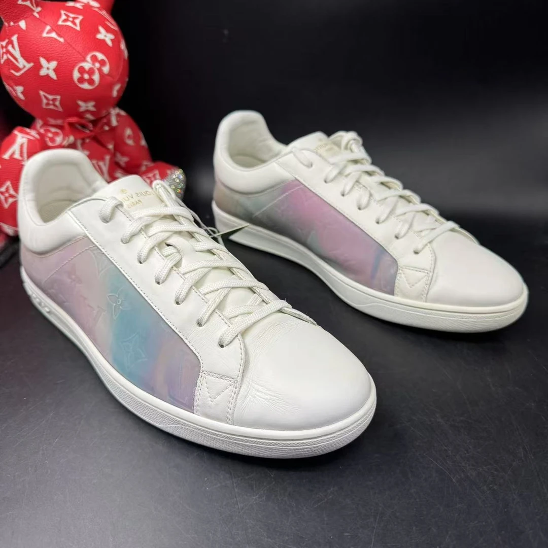 95新 LouisVuitton/路易威登 【AO特惠】41.5欧码白粉镭射板鞋77-79