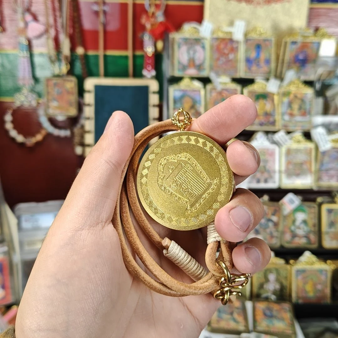 吊坠纯手绘牛皮唐卡