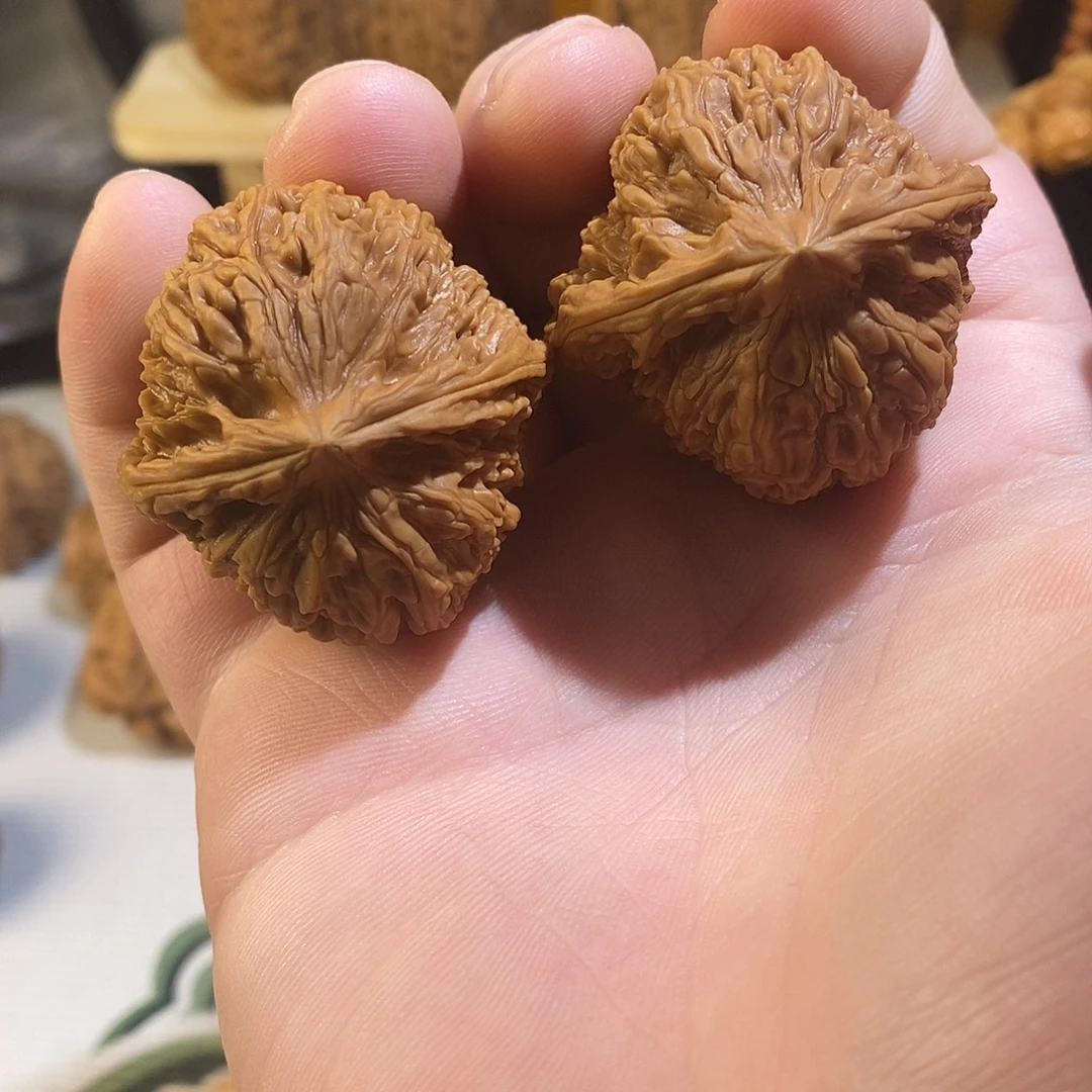 文玩核桃把件40尺南疆石