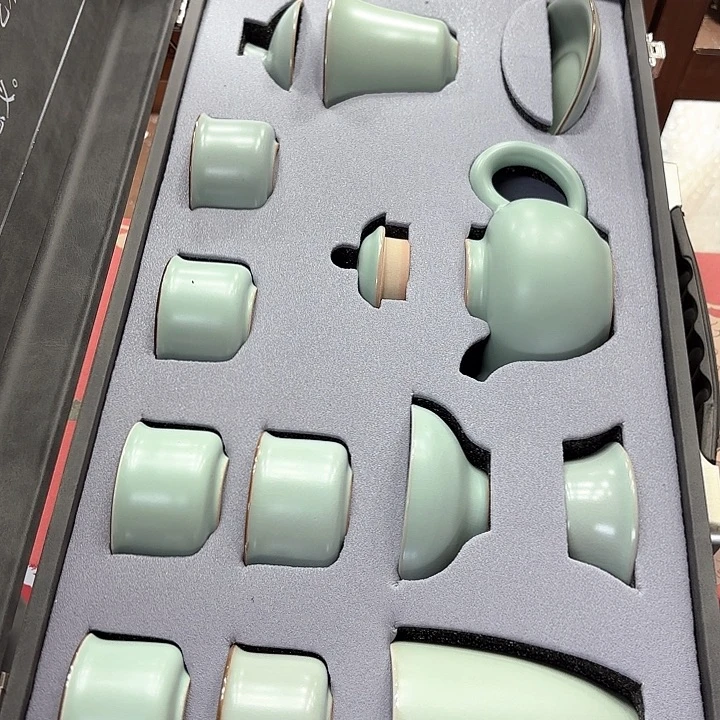 孤品茶具套装等。