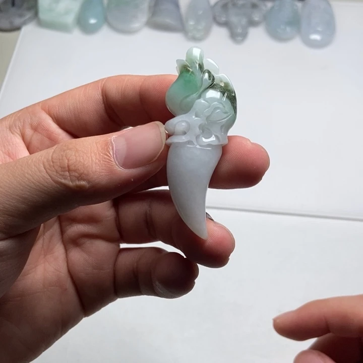 翡翠未镶嵌颈饰龙牙11