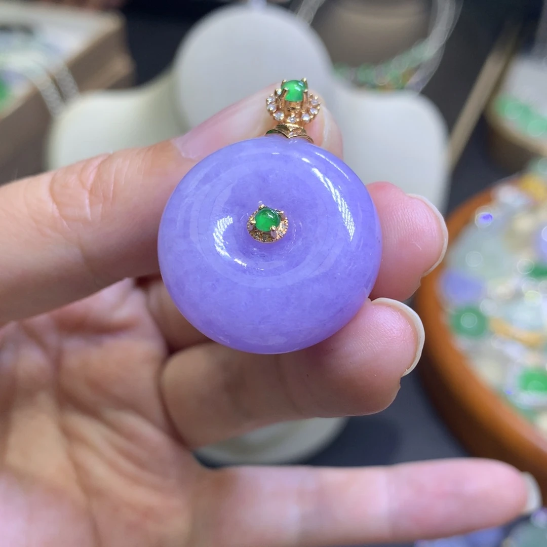 颈饰18K金镶嵌翡翠