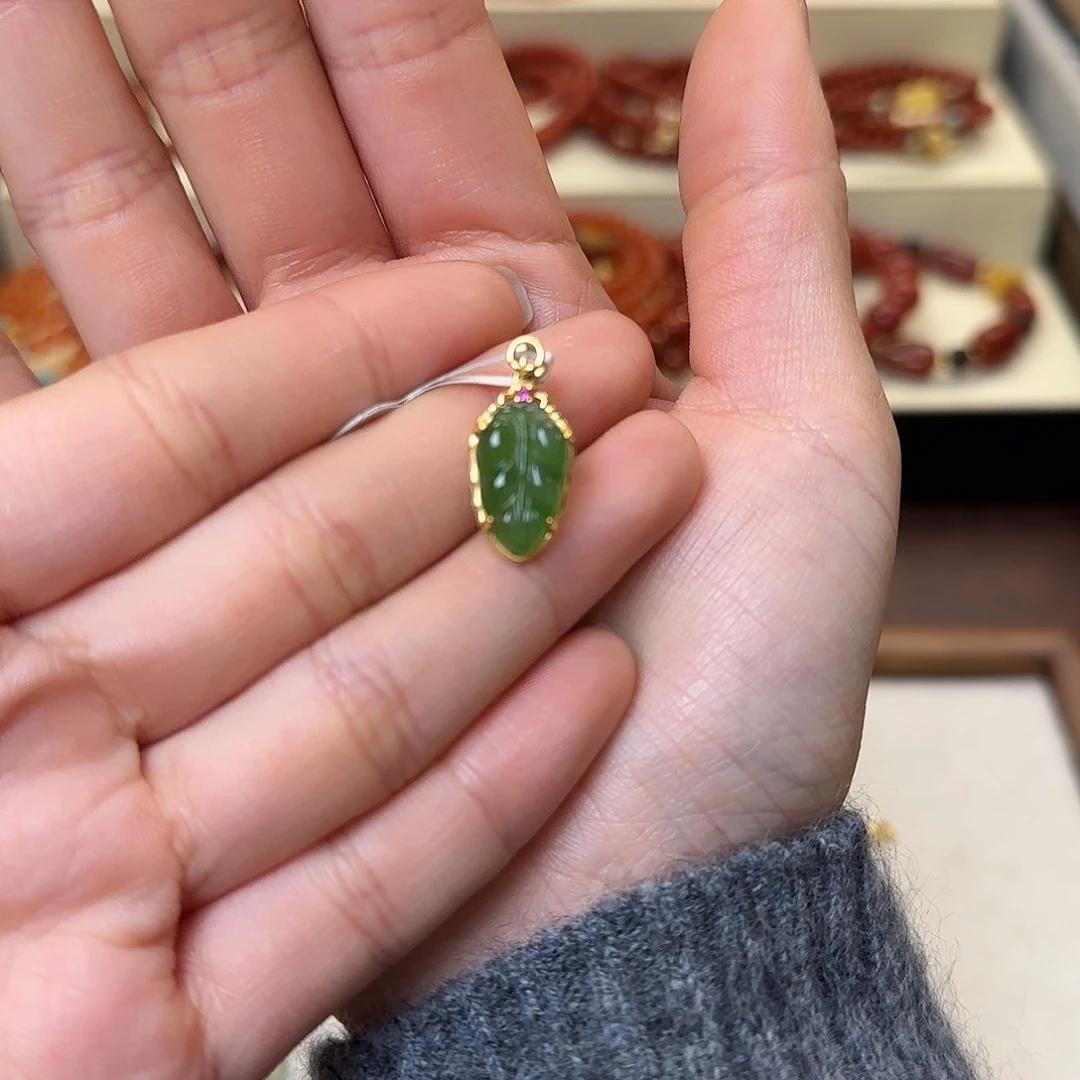 和田玉（碧玉）未镶嵌颈饰不含链子