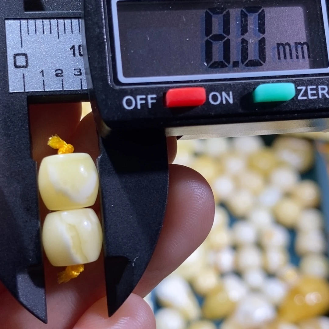 蜜蜡裸石未镶嵌配饰