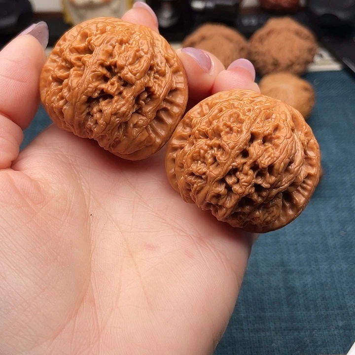 谁***眼文玩核桃把件全品大粗筋42