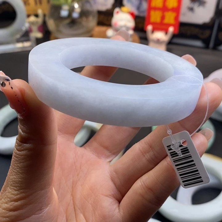 定制翡翠翡翠手镯未镶嵌可****?