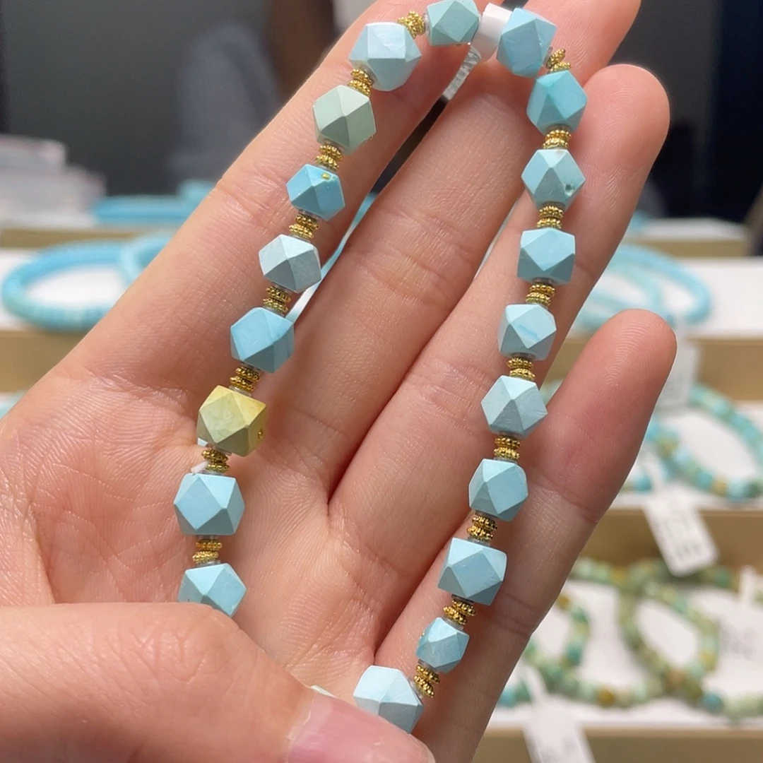 绿松石未镶嵌珠宝奇石36