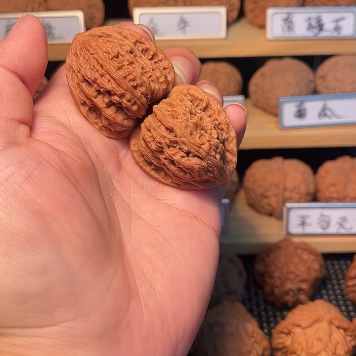 核桃35红宝石。