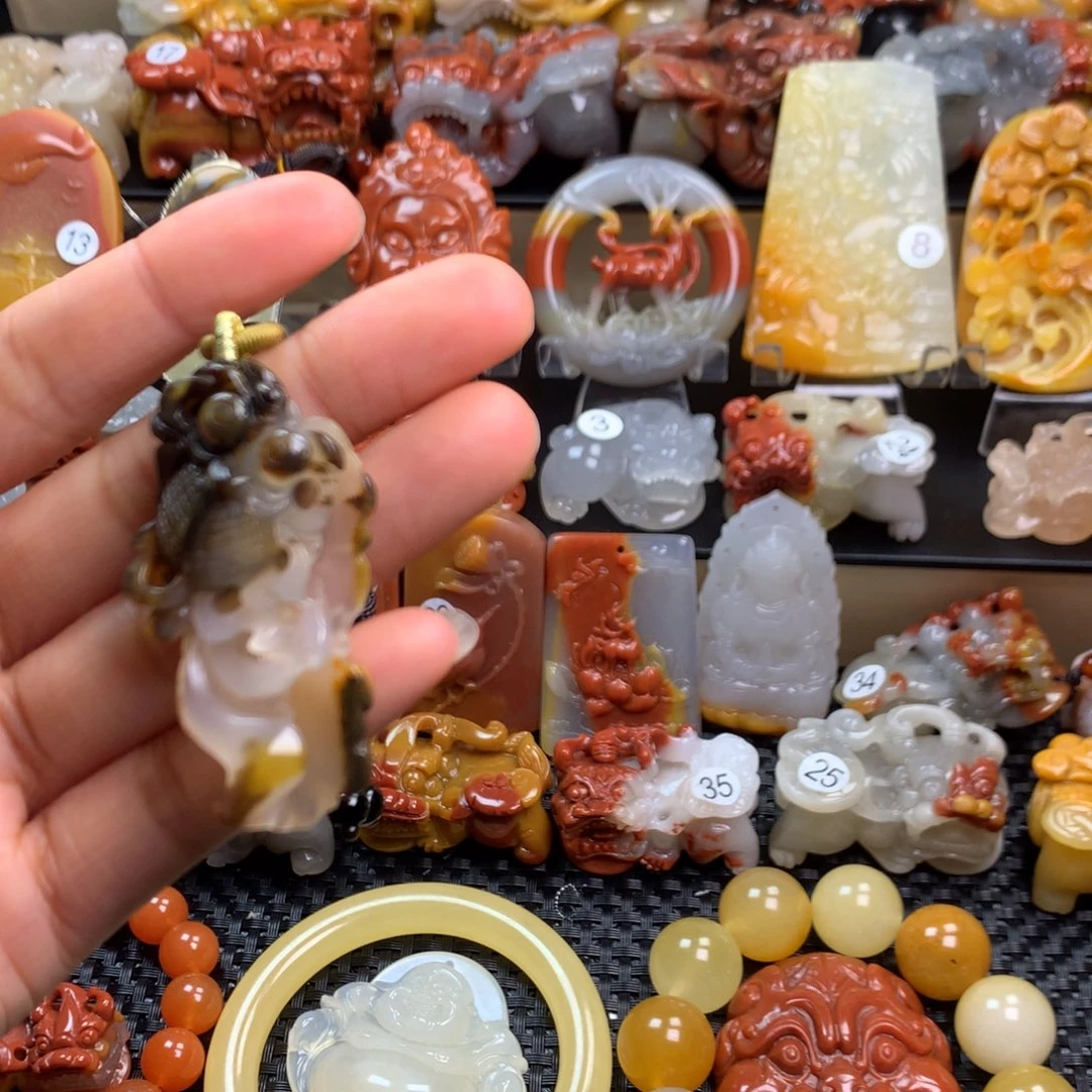 石英质玉（黄龙玉）挂件未镶嵌