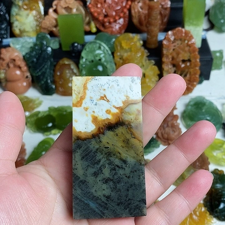 未镶嵌蛇纹石玉颈饰