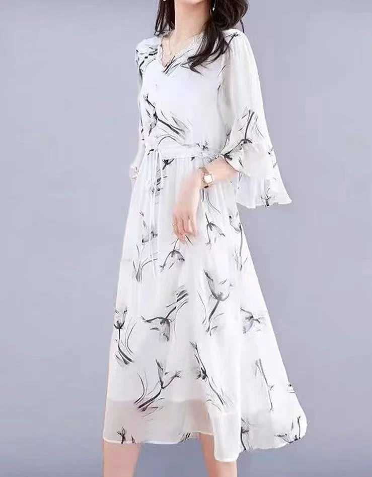 （和风花影）2025夏季蚕丝V领扎染印花高腰显瘦气质连衣裙