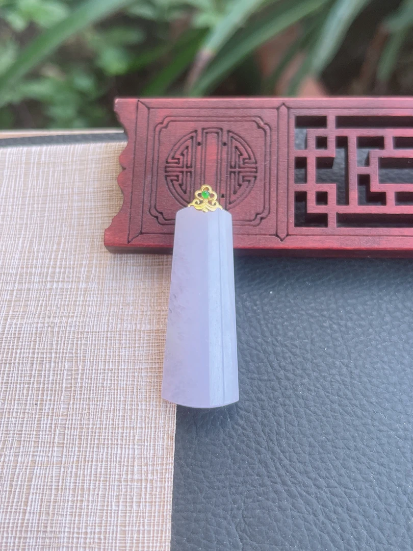 天然缅甸A货翡翠.冰润胶感紫罗兰平安无事牌吊坠.尺寸41.3-15.1-5
