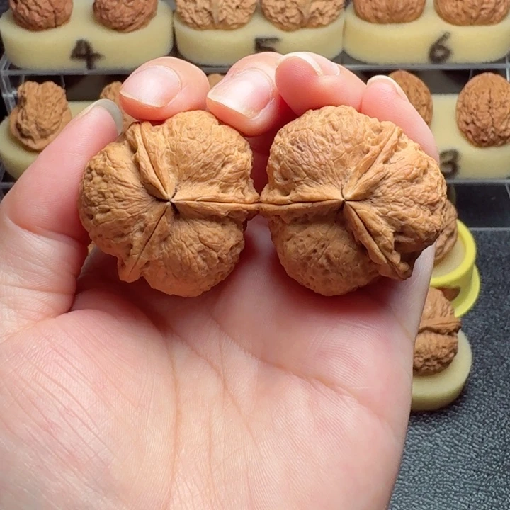 文玩核桃把件23号车