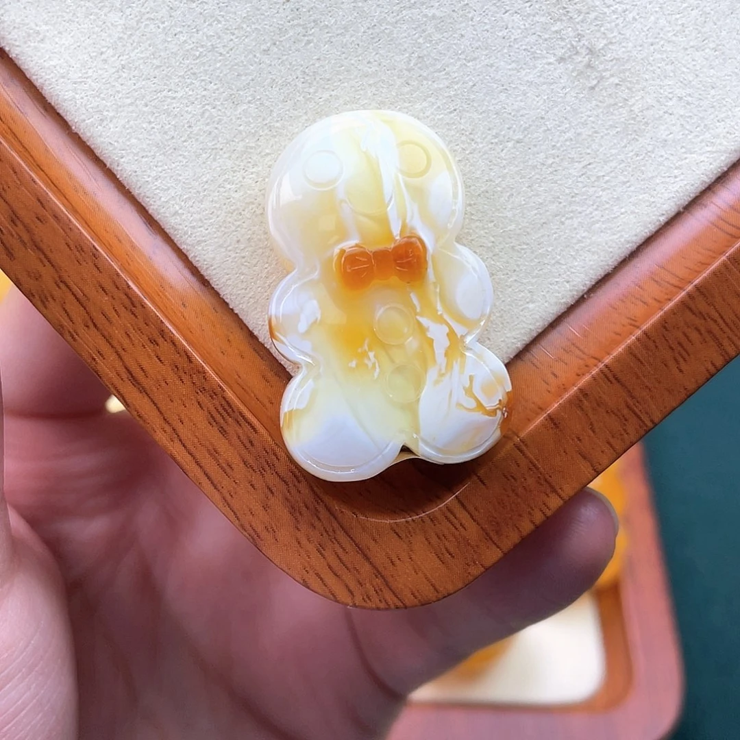 琥珀裸石未镶嵌蜜蜡