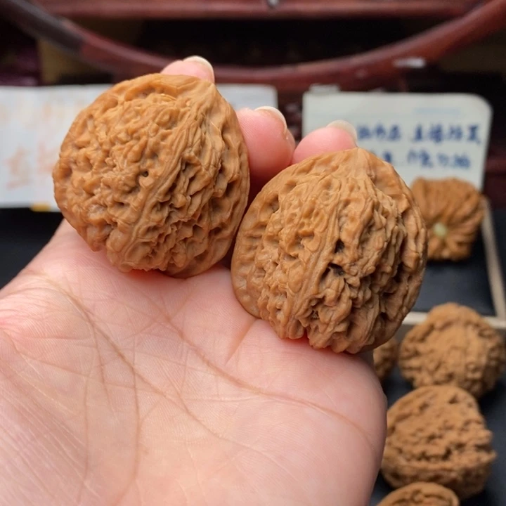 文玩核桃吊坠三角高炮37尺0841