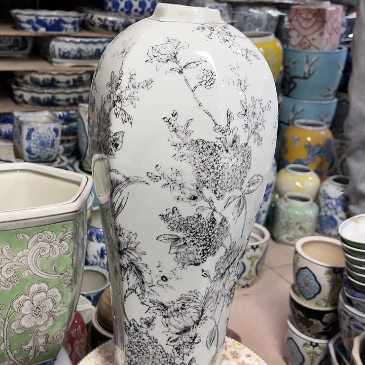 瓷片干花瑕。。。。。。。。。。。。。