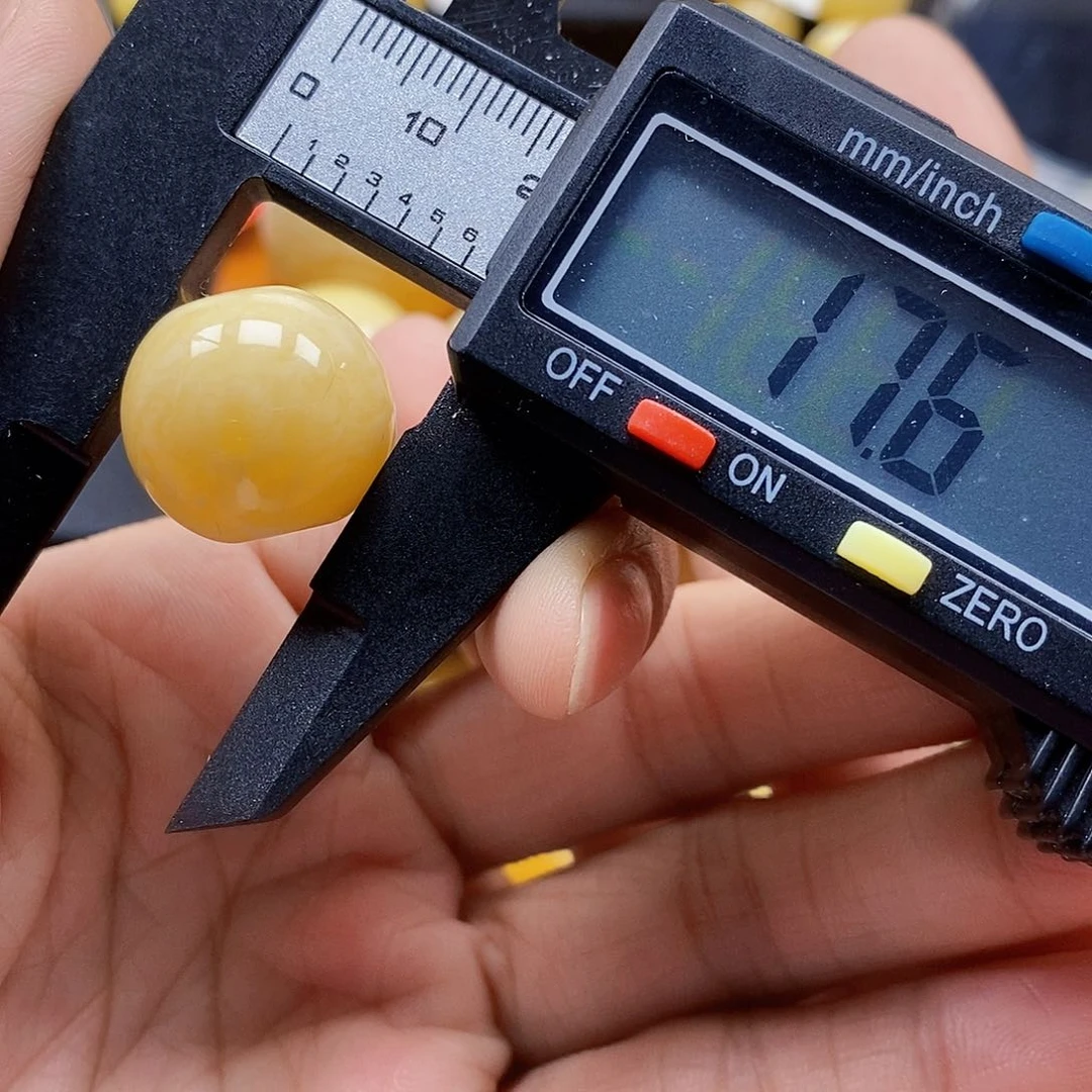 未镶嵌琥珀珠宝奇石