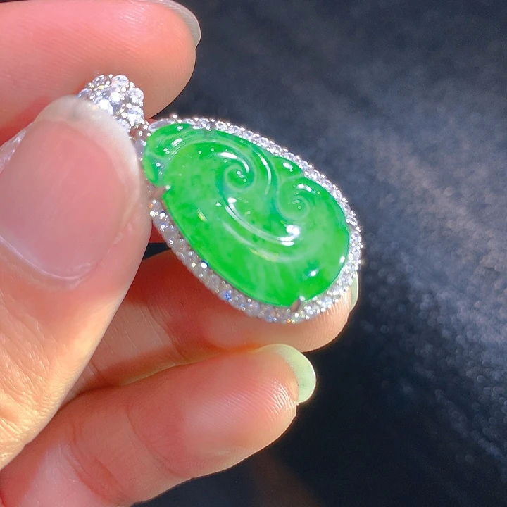 【闪购商品】翡翠颈饰银S925镶嵌翡翠