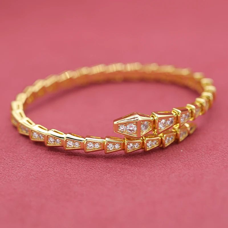 百搭气质经典手镯l900