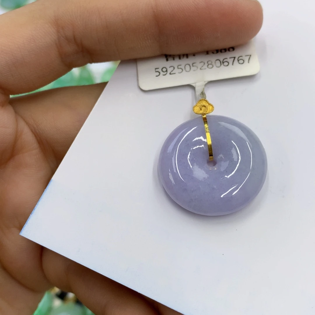 翡翠18K金镶嵌颈饰翡翠