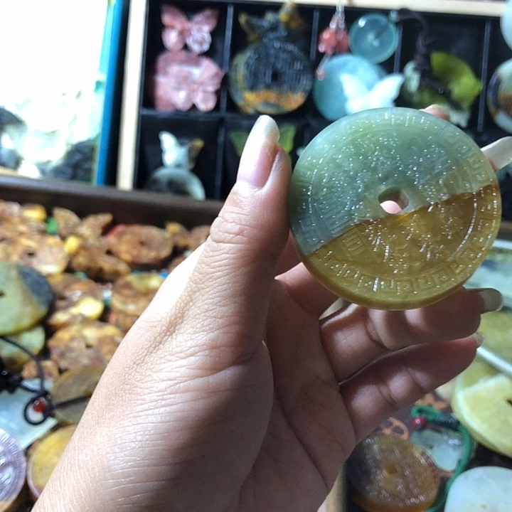 岫玉未镶嵌岫玉挂件