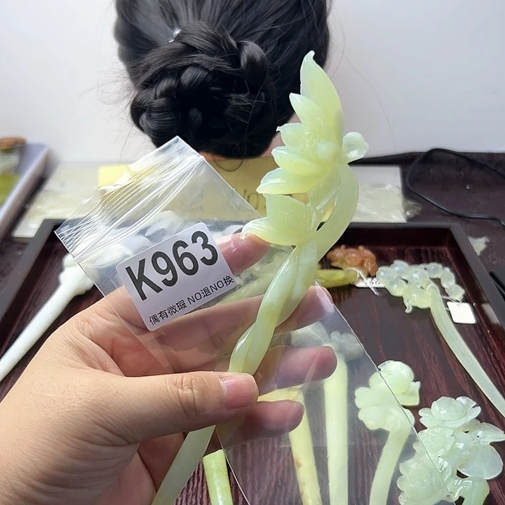 蛇纹石玉发饰合金依****