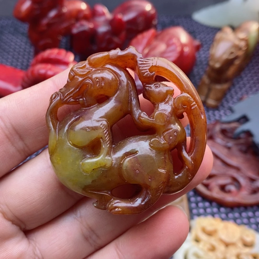 蛇纹石玉颈饰未镶嵌