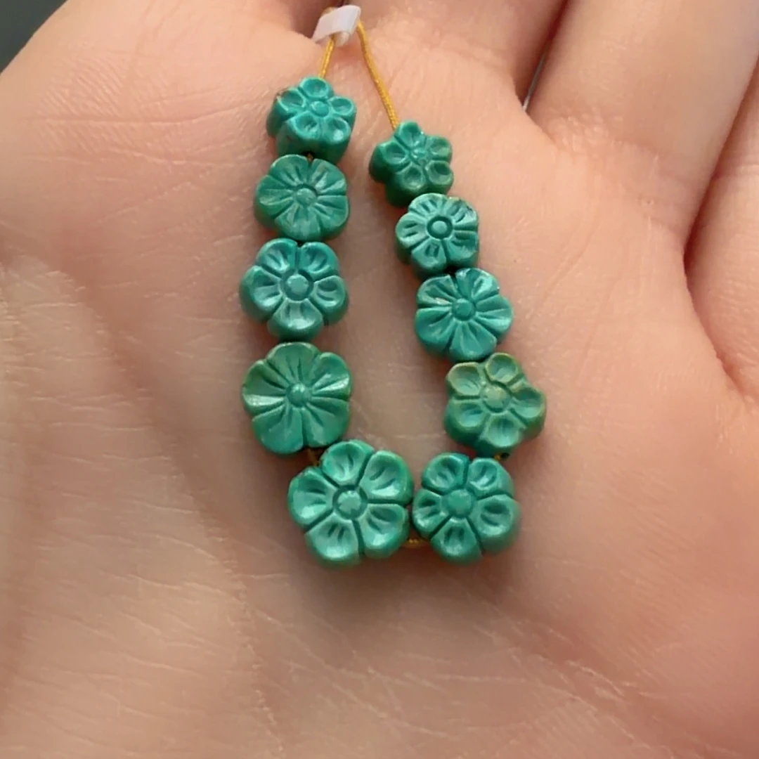 绿松石未镶嵌颈饰