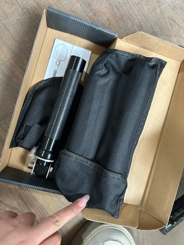 直播间黑色工兵铲有瑕疵不影响使用