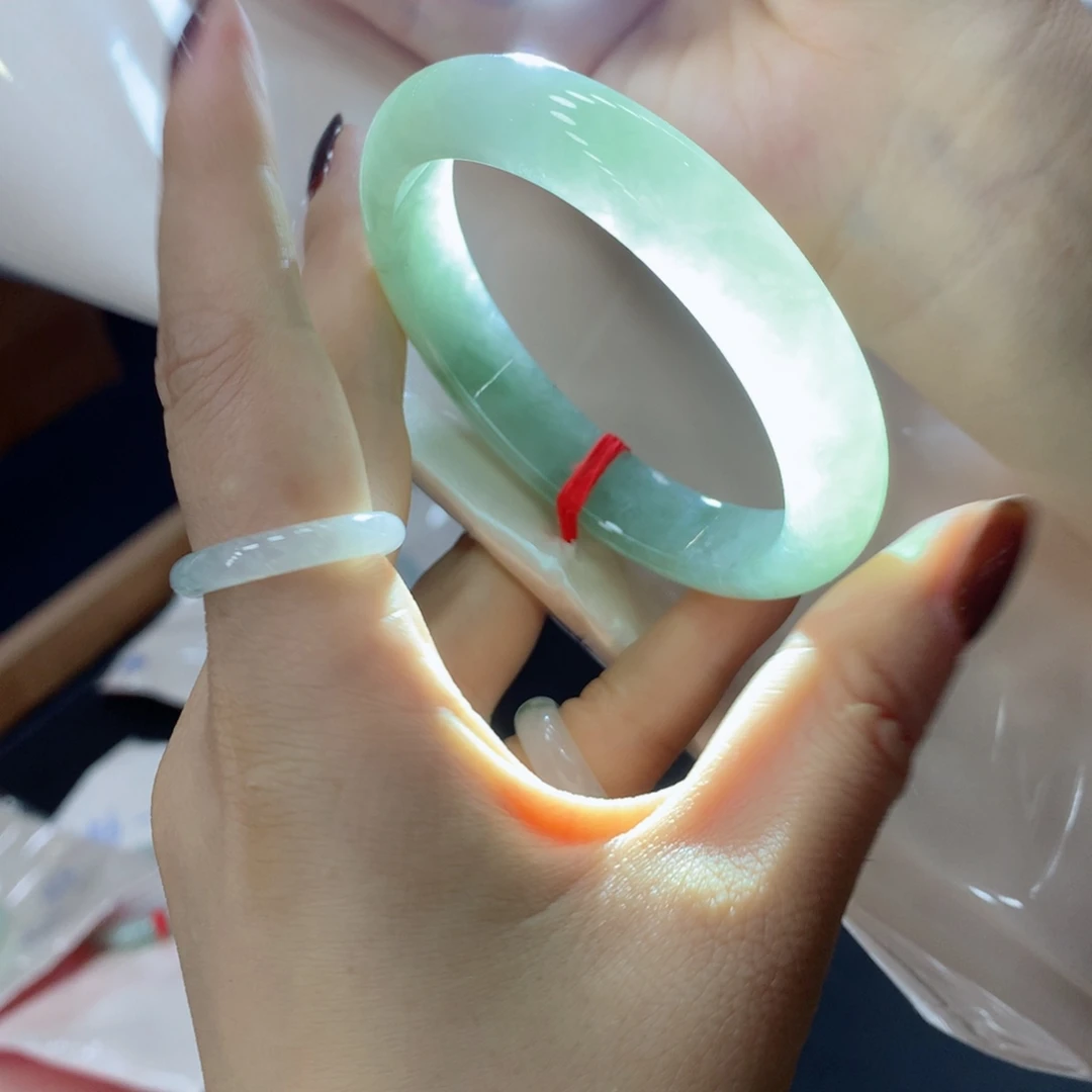 翡翠未镶嵌手镯买断