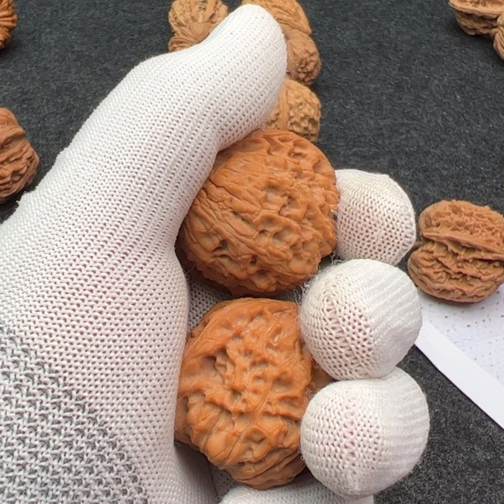 M***J文玩核桃吊坠大团圆351