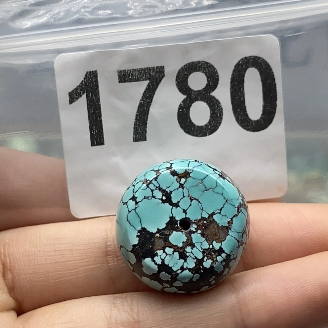 绿松石颈饰未镶嵌谨**行