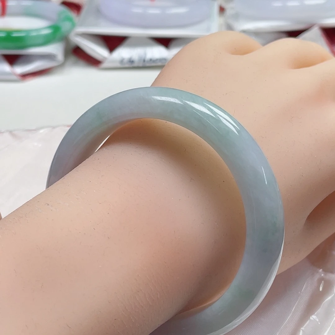 翡翠手镯（圆镯）未镶嵌缅甸翡翠手镯56圈