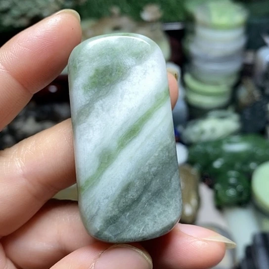 独山玉未镶嵌珠宝半成品
