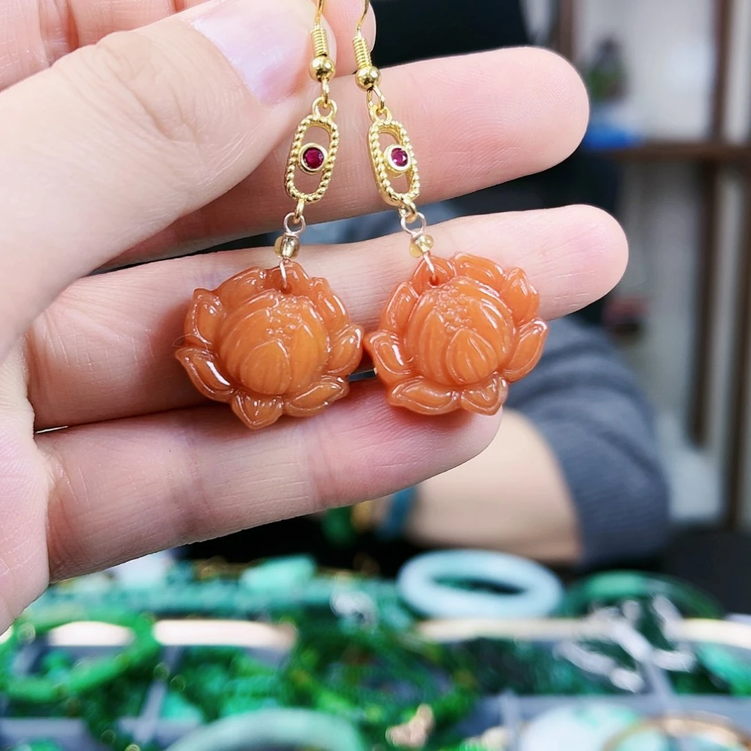 翡翠颈饰未镶嵌耳饰多样性