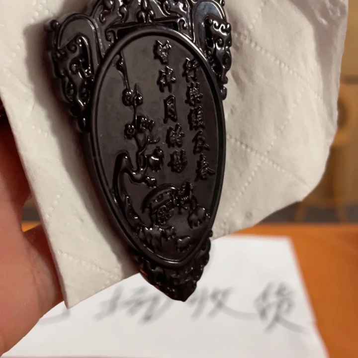 翡翠颈饰未镶嵌圆*