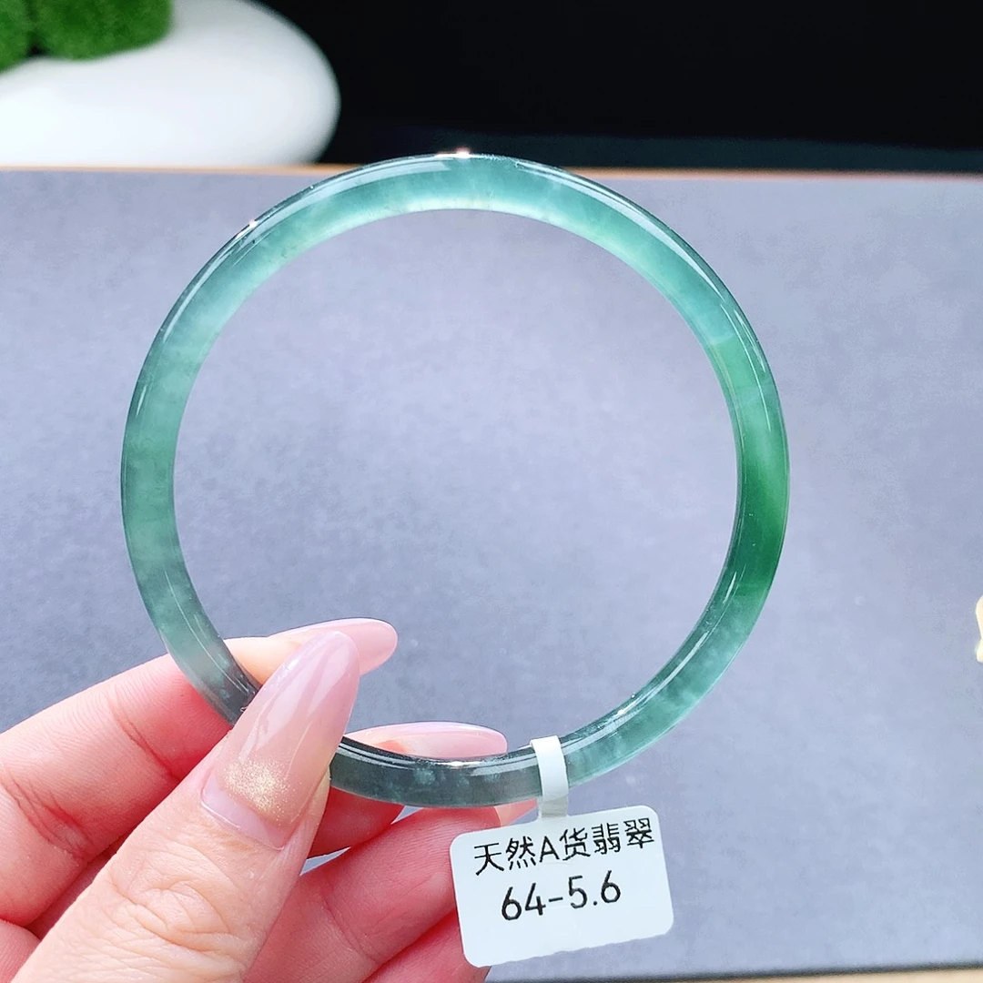 未镶嵌手镯（圆镯）翡翠