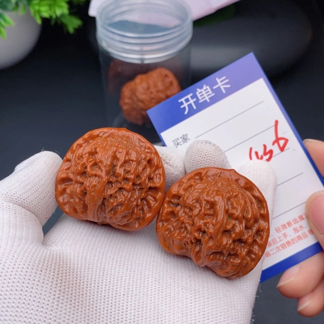 文玩核桃把件40红狮子436