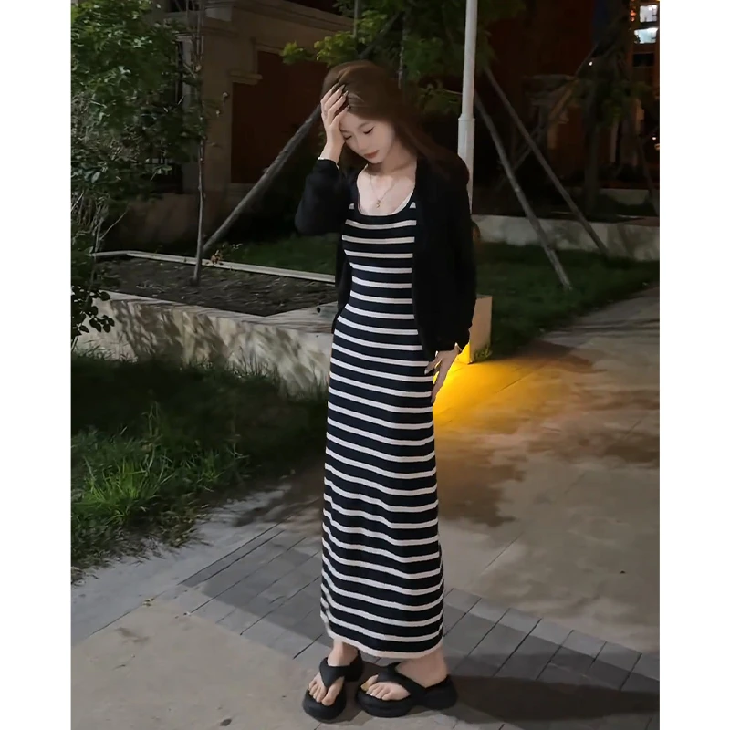 2025早秋新款女韩系穿搭宽松长袖针织开衫收腰显瘦条纹吊带连衣裙