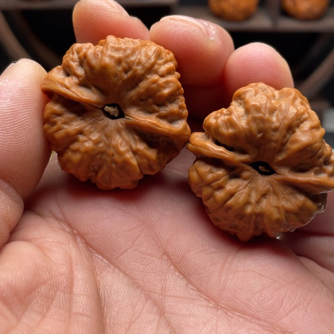 w***c文玩核桃吊坠蛤蟆头核桃 37