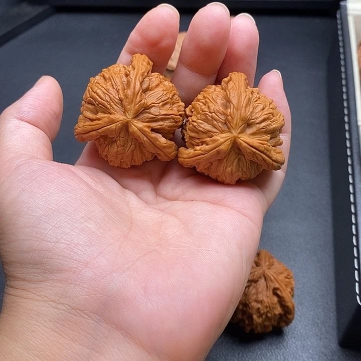 七***八文玩核桃把件白奔