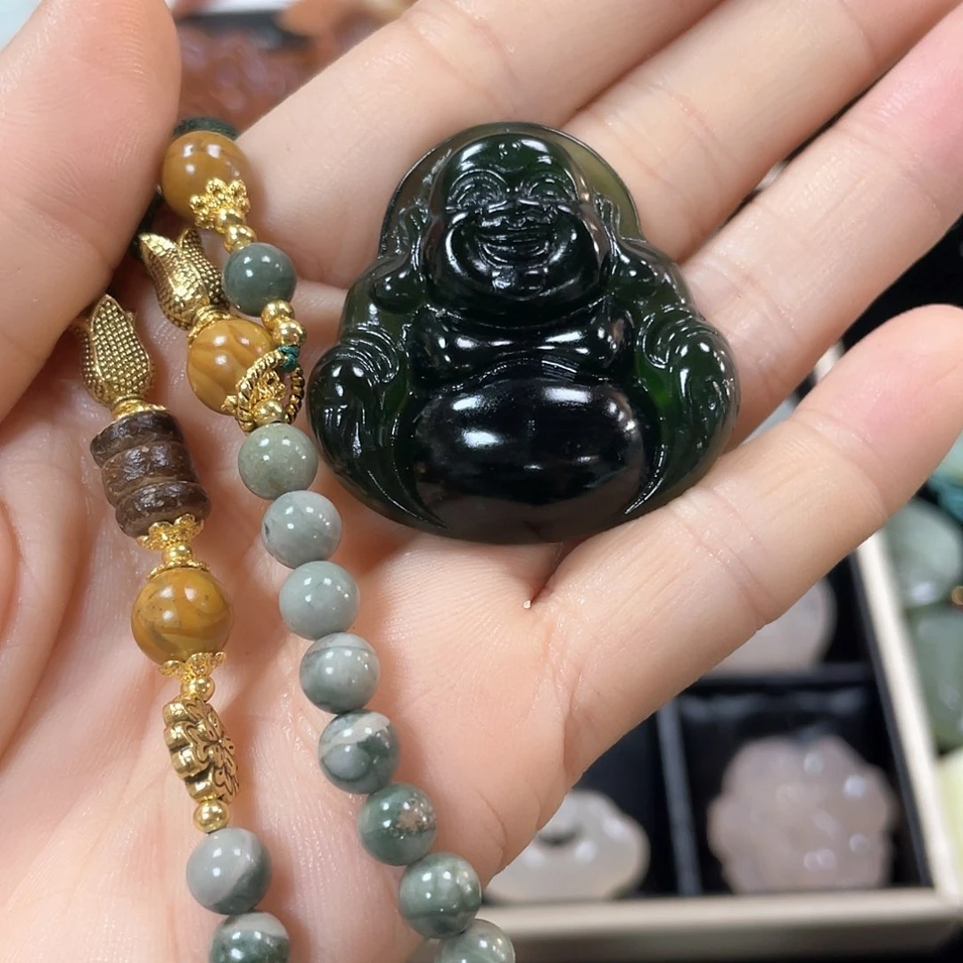 蛇纹石玉颈饰合金