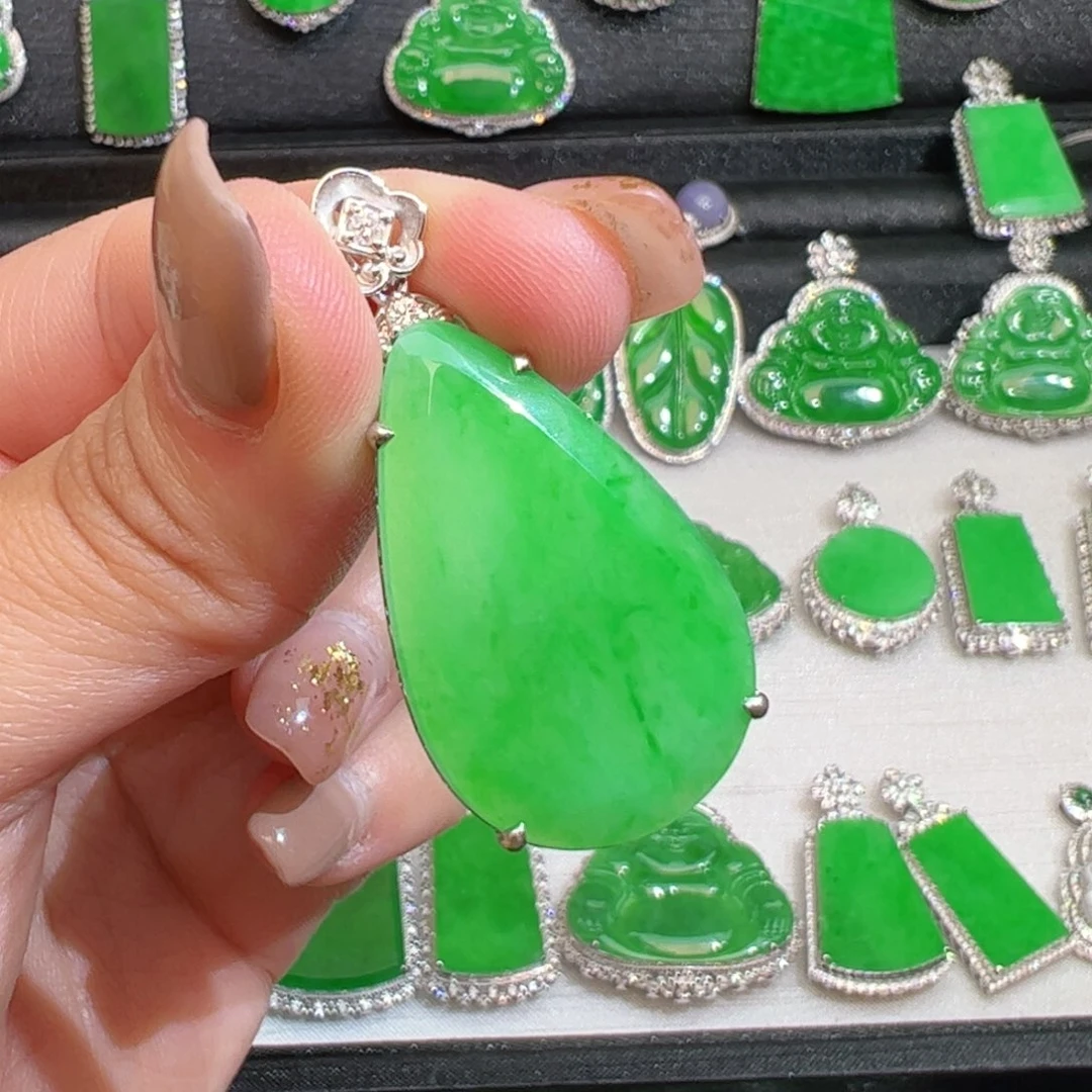 翡翠吊坠(不含链)18K金镶嵌