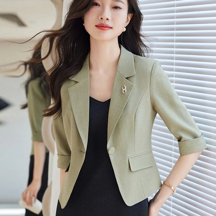 高级感女时尚短款小西服中袖小个子薄款新款夏季休闲西装气质外套