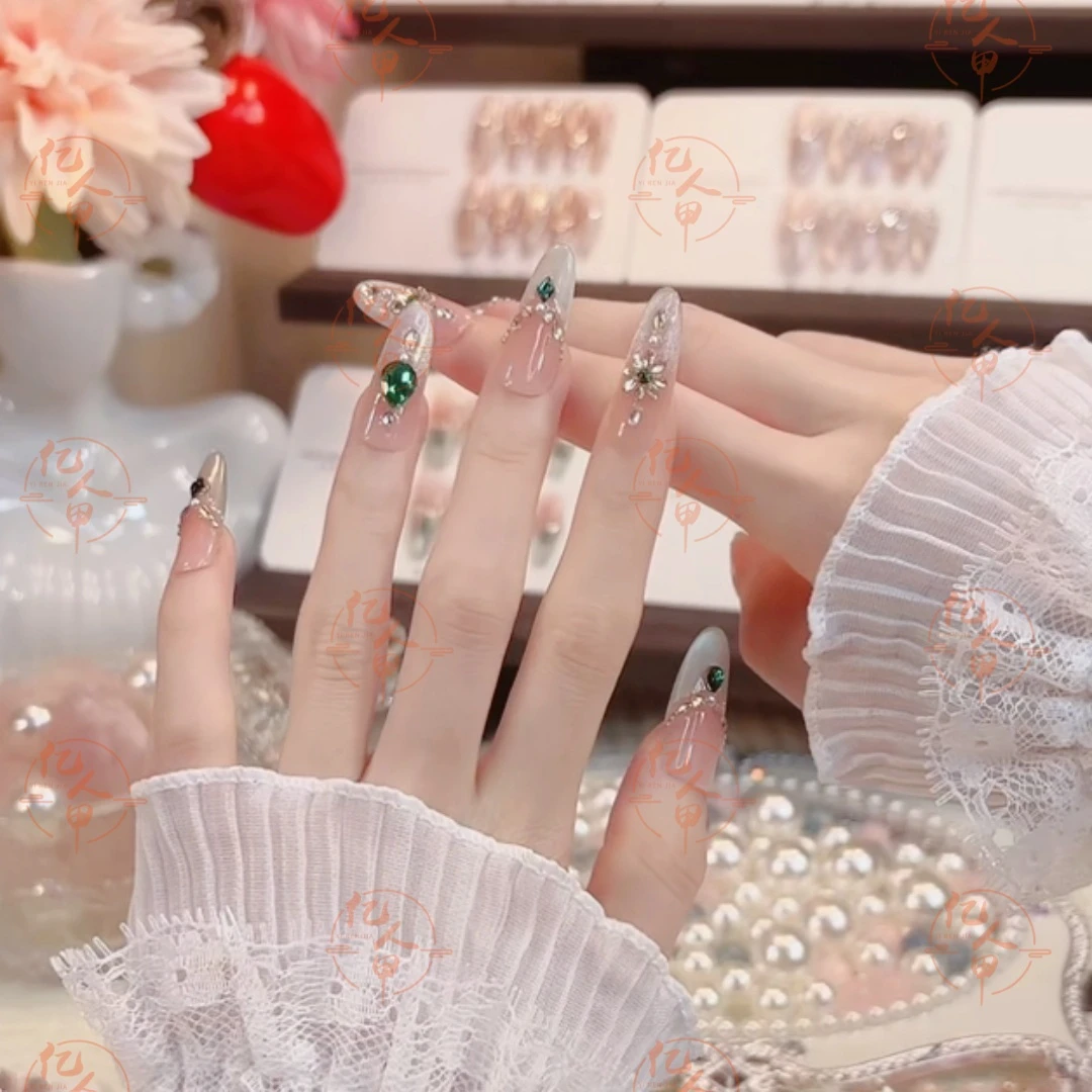 【莫妮卡】纯手工穿戴甲闪钻猫眼气质显白轻奢温柔百搭款可拆卸美甲