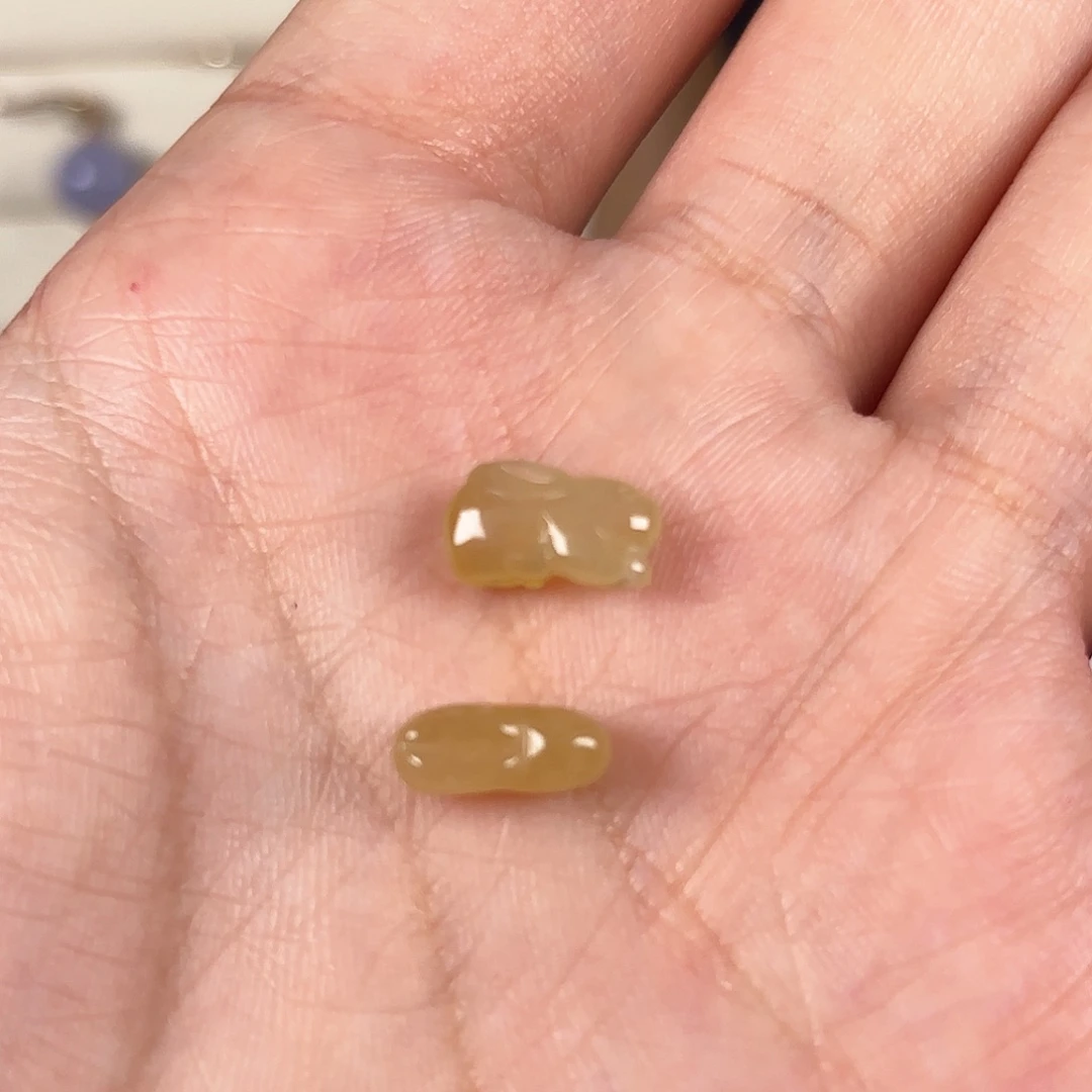 翡翠未镶嵌颈饰立体小兔