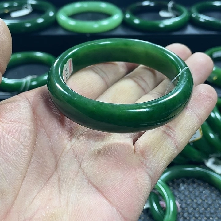 和田玉（碧玉）未镶嵌手镯