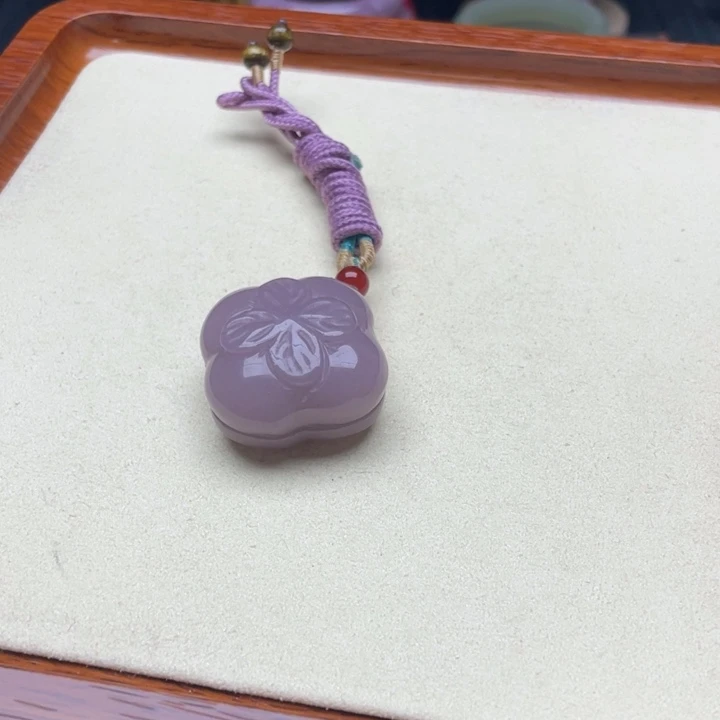 非金属佘太翠石英岩玉吊坠