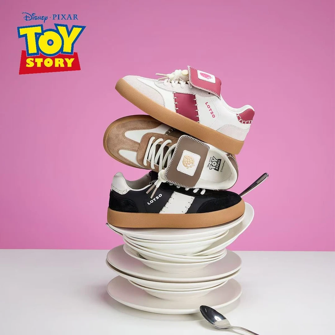 草莓熊男女童学生党女鞋新款舒适百搭德训鞋羽绒服搭配款